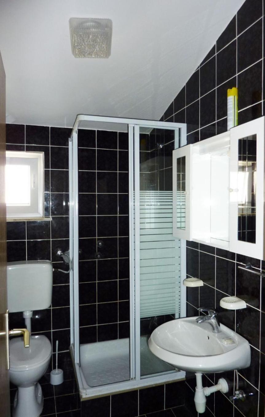 Apartments Bozica Вир Екстер'єр фото